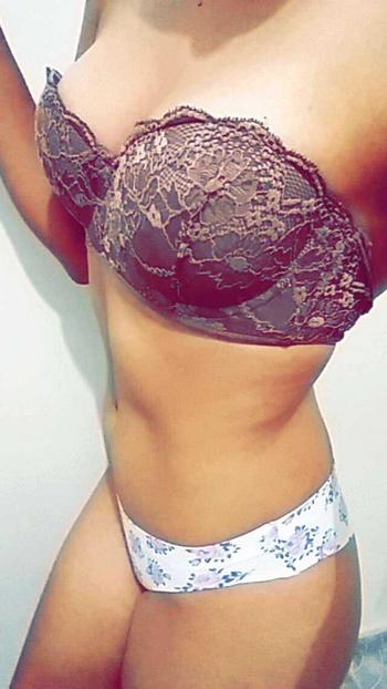 , 27 Latino/Hispanic female escort, Orlando