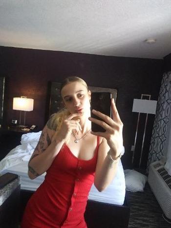  727-500-0170, 22  female escort, Orlando