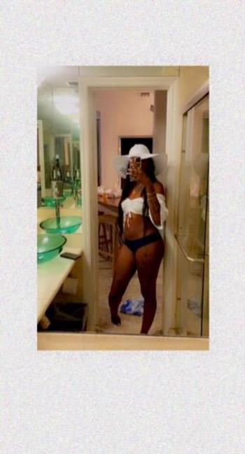Muffin, 22  female escort, Orlando