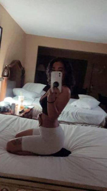  321-677-4506, 23  female escort, Orlando