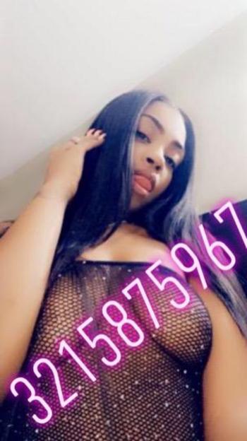 Minna, 25  female escort, Orlando
