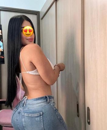 Virginia, 25  female escort, Orlando