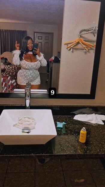 Becky Lewinskii , 29  female escort, Orlando